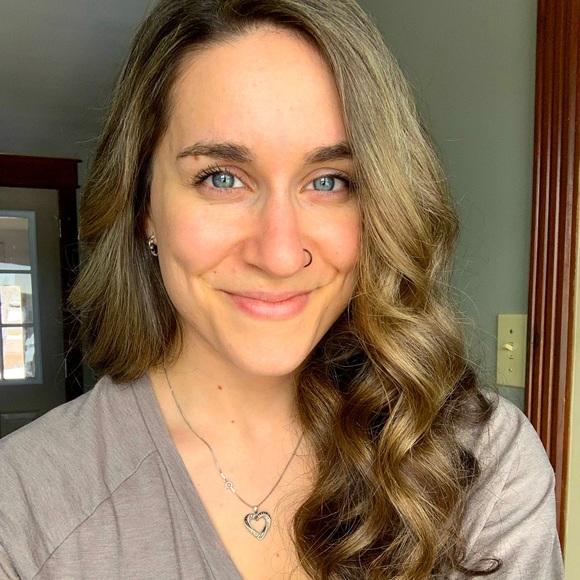 Meet your Posher, Chloe - Picture 1 of 1